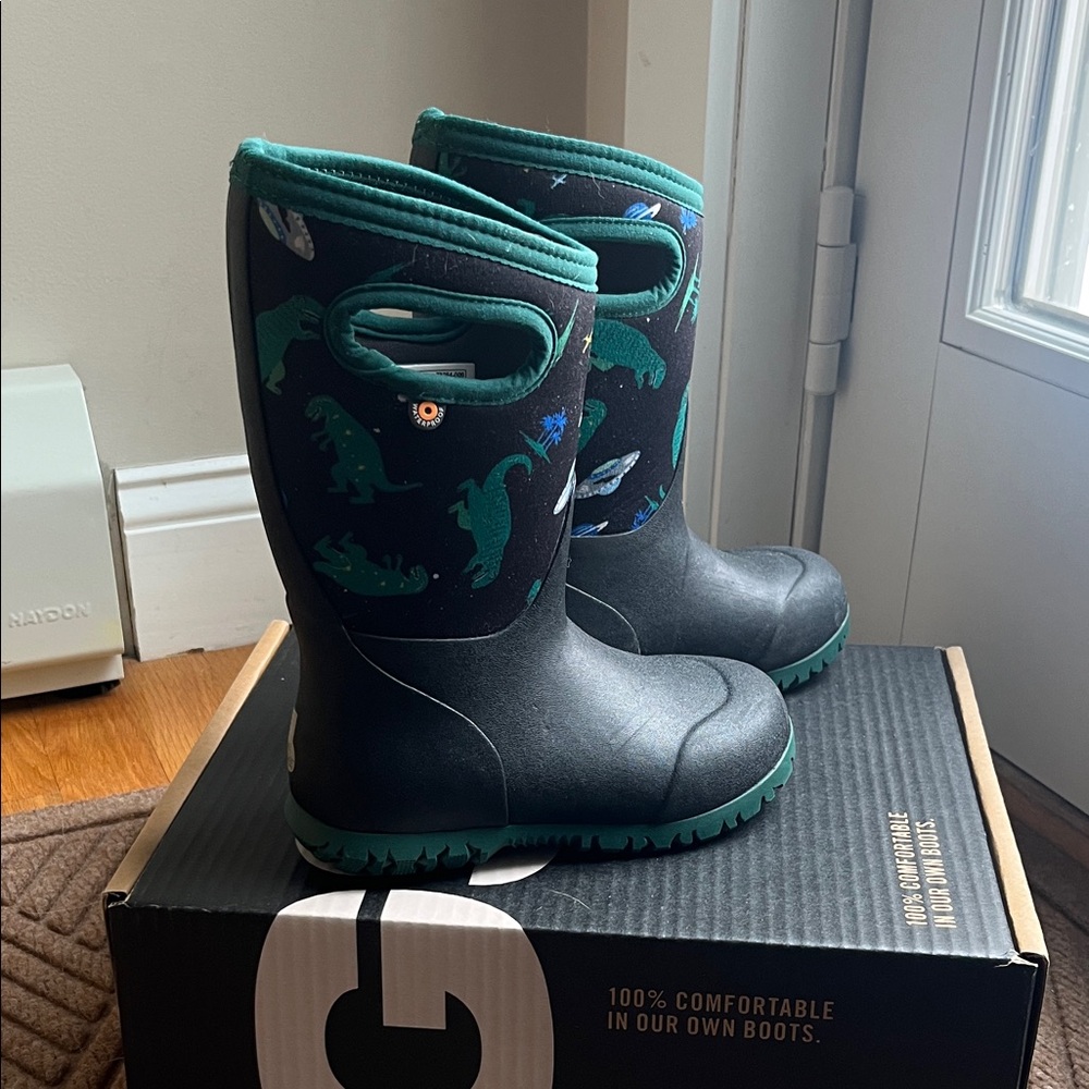 Kids Black and Green Dinosaur BOGS Boots